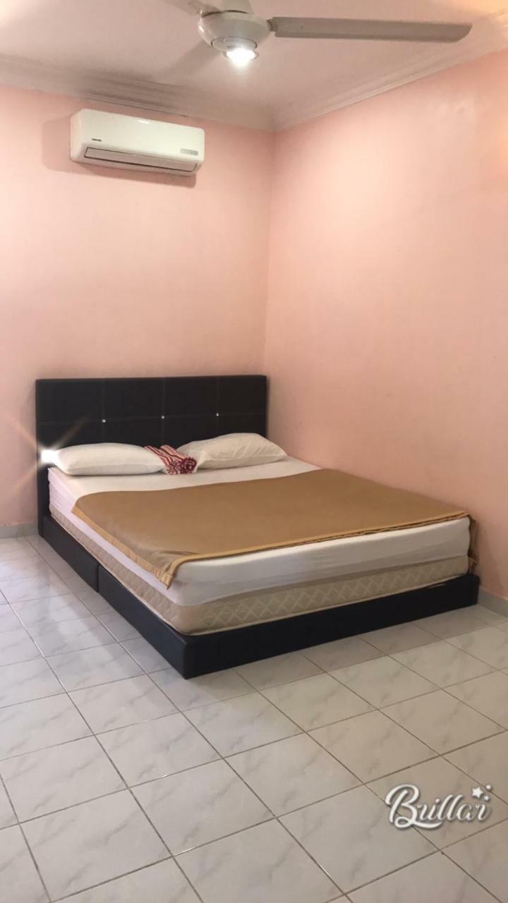 Mikraj Hotel Kuala Besut Kültér fotó